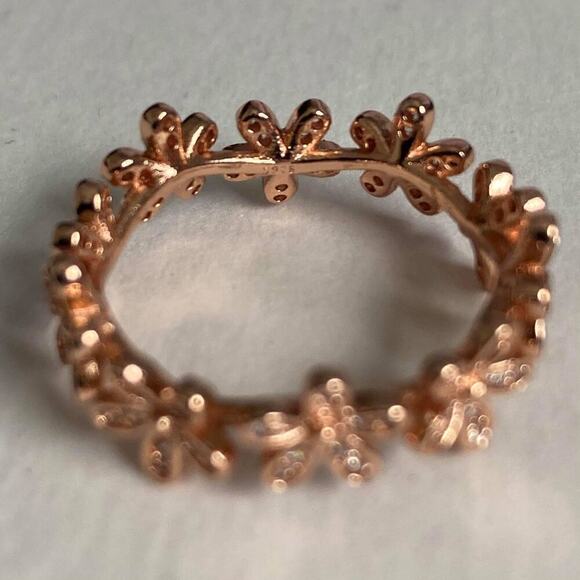 Size 7 Rose Gold Daisy Flower Crown Ring - Picture 6 of 10